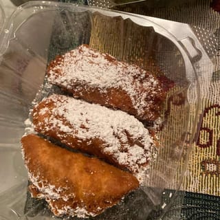 3 Deep Fried Mini Cannolis